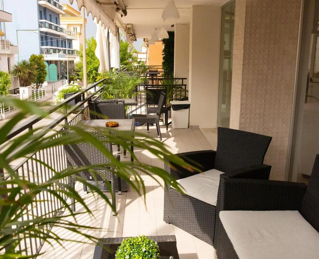 Villa Ella By Interlux Viserba Di Rimini 2*,