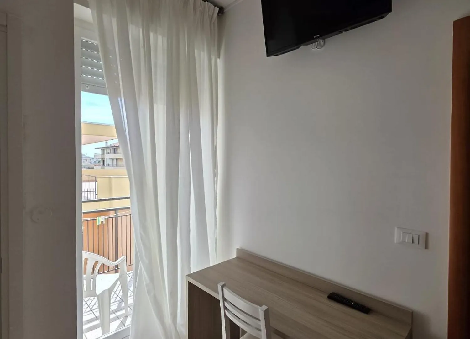 Villa Ella By Interlux Viserba Di Rimini 2*,